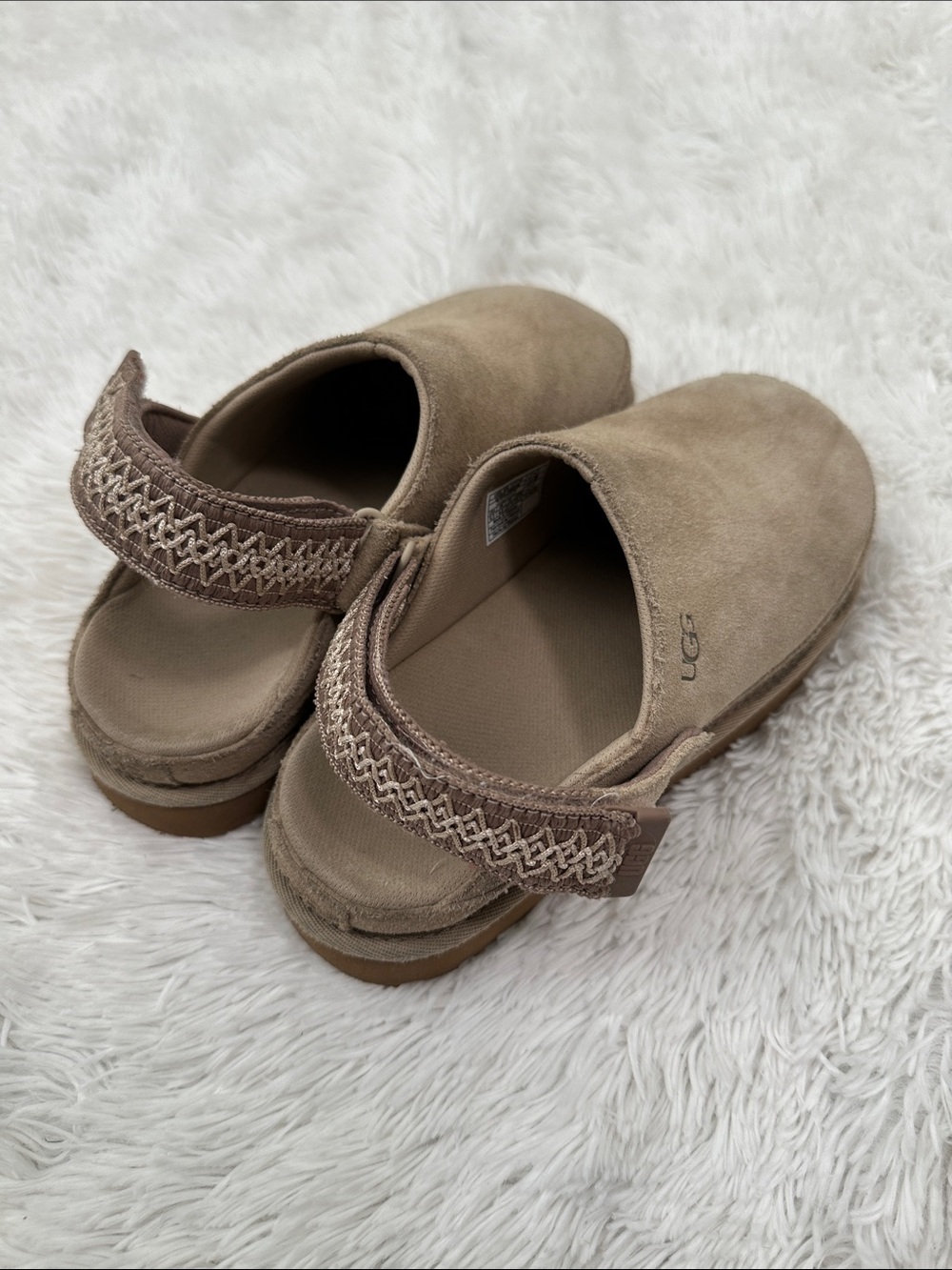 ❤️ Ugg Goldenstar Clog - Picture 2 of 5
